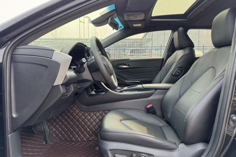 Used Toyota Avalon 2019 2.0L XLE Premium Edition China VI