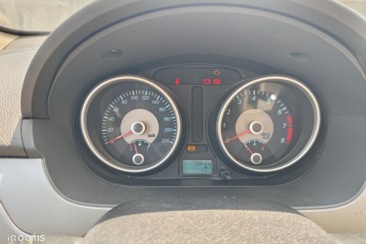 Used Buick Excelle 2013 1.5L Manual Classic Model Odometer Close Up