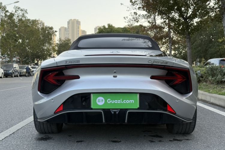 Used MG Cyberster 2024 520 km Legendary All-Wheel-Drive Version
