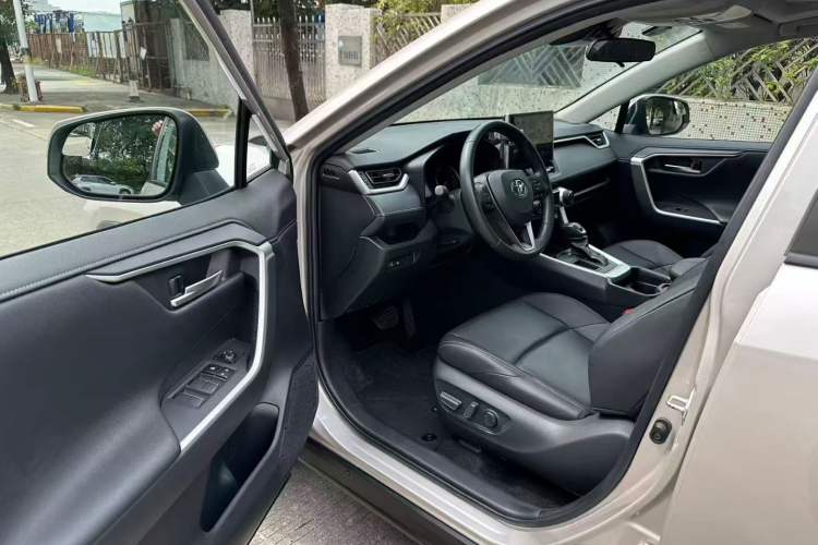 Used Toyota Wildlander 2022 2.0L CVT Two-Wheel Drive Luxury Edition