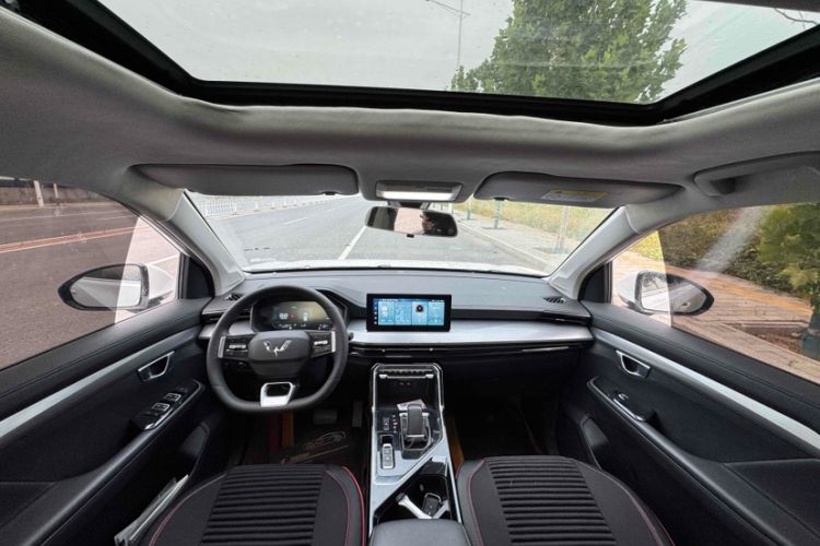 Used Wuling Asta 2022 2.0L DHT Electric-Speed Version