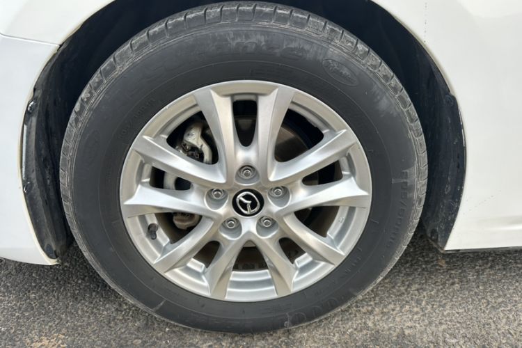 Used Mazda Mazda 3 Axela 2016 Sedan 1.5L Manual Comfort Model