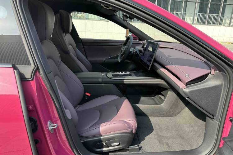 Used Xiaomi Auto SU7 2024 Four-Wheel Drive Ultra-Long Range Advanced Intelligent Driving Max Edition