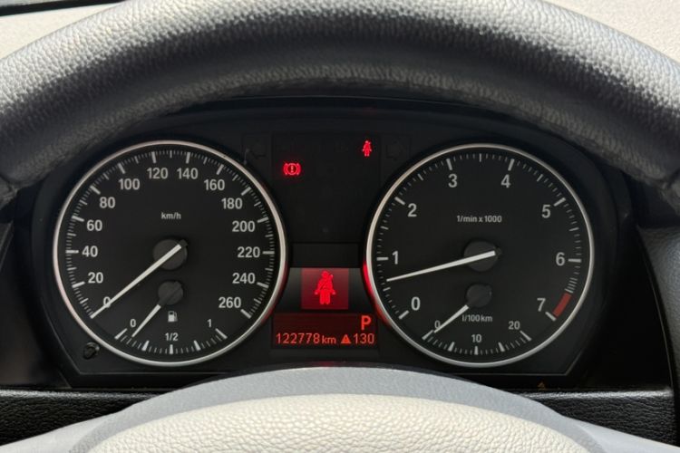 Used BMW X1 2015 sDrive18i Leading Edition
