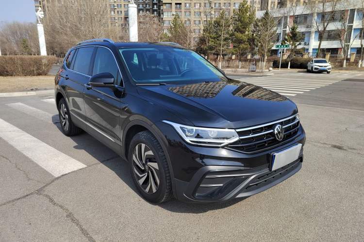 Used Volkswagen Tiguan L 2024 300TSI Automatic Two-Wheel Drive Smart Edition Exterior 2