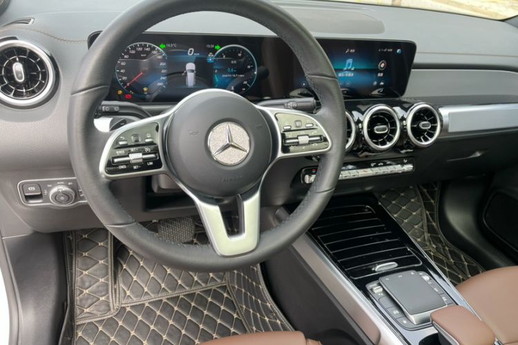 Used Mercedes-Benz GLB 2023 GLB 200 Dynamic Edition Steering Wheel