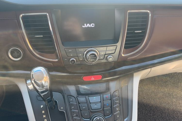 Used JAC Refine M5 2016 2.0T Gasoline Automatic Business Edition
