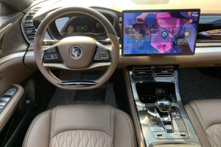 Used BYD Han 2023 DM-i Champion Edition 121KM Prestige Model
