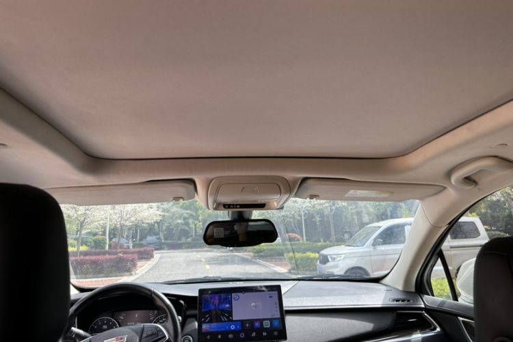 Used Cadillac XT5 2018 25T Luxury Model Headliner