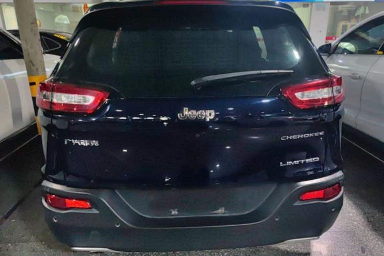 Used Jeep Cherokee 2017 2.0L Superior Edition