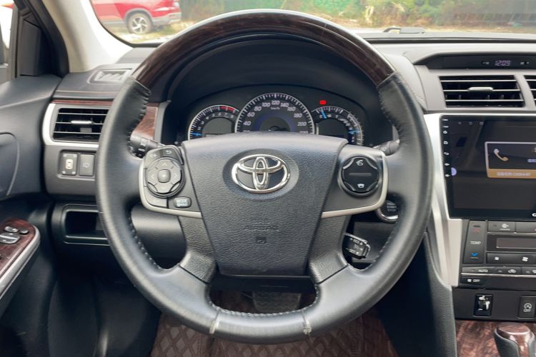 Used Toyota Camry 2016 2.5G 10th Anniversary Deluxe Navigation Edition Steering Wheel