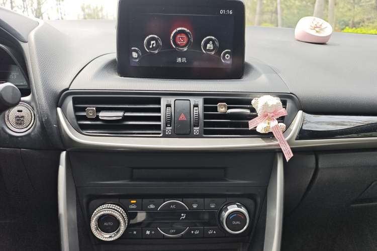 Used Mazda CX-4 2018 2.0L Automatic Two-Wheel Drive Blue Sky Exploration Version China V Standard Audio And AC Panel