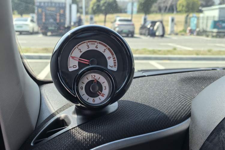 Used smart forfour 2016 0.9T 66 kW Pioneer Edition
