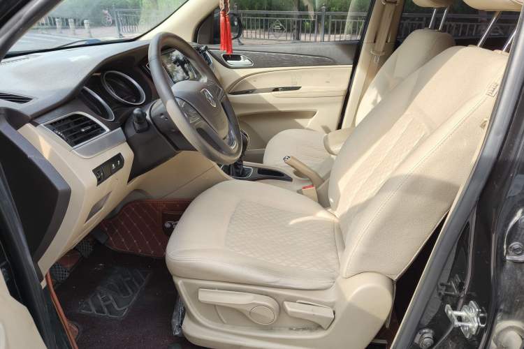 Used Baojun 730 2016 1.5T Manual Standard Version 7 Seats
