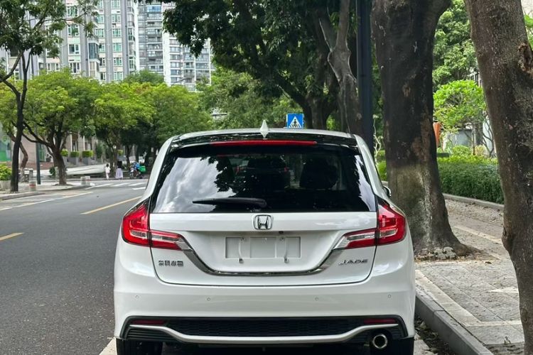 Used Honda Jade 2017 1.8L automatic Comfort version 5 seats