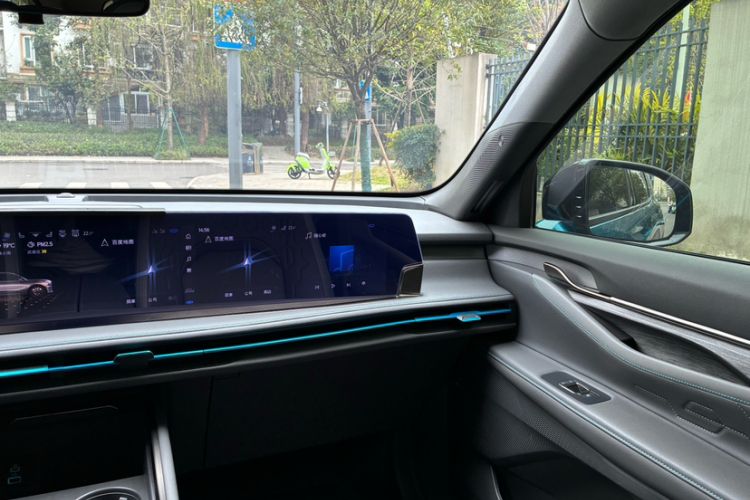 Used Ford Edge 2023 Ford Explorer L 2.0T EcoBoost Two-Wheel Drive 7-Seater Luxury Model Interior 10