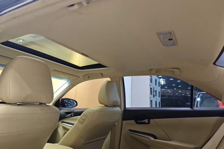 Used Toyota Camry 2015 Dual-Engine 2.5 HG Luxury Navigation Edition Headliner