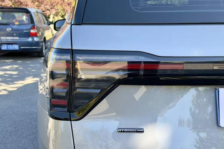 Used Ford Edge 2025 Ford Explorer L 2.0T EcoBoost E-Hybrid Four-Wheel-Drive 7-Seater Supreme Model

