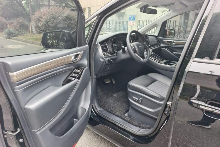 Used GAC Trumpchi M8 2023 Lingxiu Series 390T Luxury Edition Interior 2