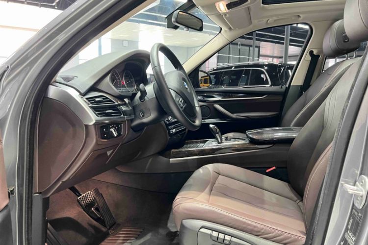 Used BMW X5 2014 xDrive35i Elegant Edition Interior 3