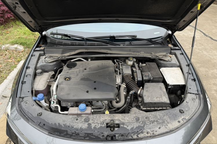 Used CHANGAN UNI-V 2022 1.5T Sport Edition Interior 8