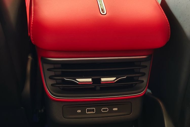 Used Hongqi HS3 2023 1.5T Two-Wheel Drive Shanwei Edition Interior 4