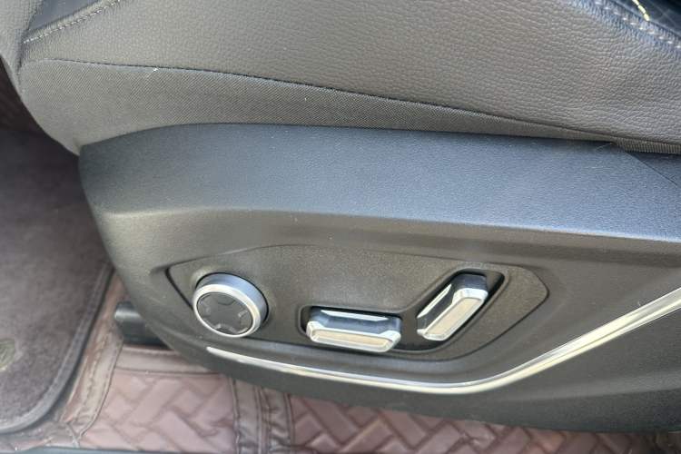 Used Lynk & Co 05 2020 2.0TD Two-Wheel Drive Shine Halo