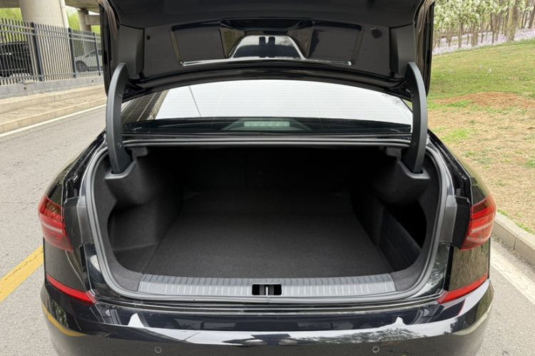 Used Volkswagen Passat 2020 330TSI Luxury Edition China VI Interior 8