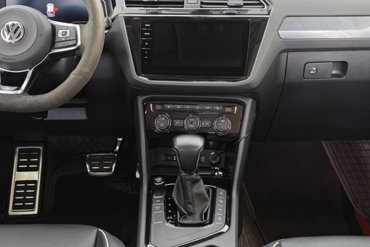 Used Volkswagen Tiguan L 2019 330TSI Automatic Two-Wheel Drive R-Line Flagship Edition China V Standard