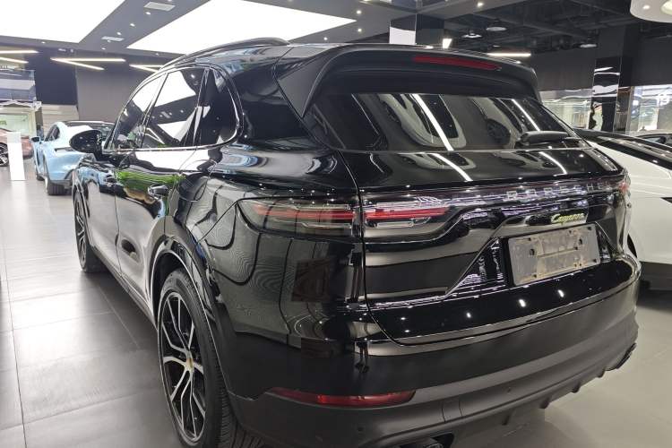 Used Porsche Cayenne E-Hybrid 2023 Cayenne E-Hybrid 2.0T Platinum Edition