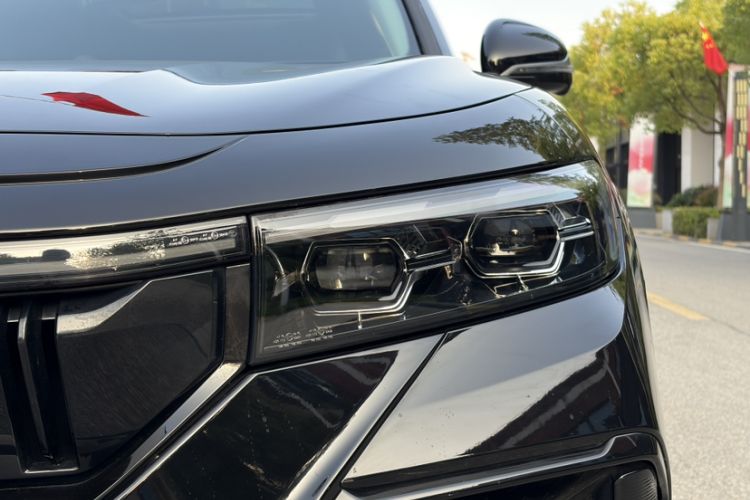 Used VOYAH FREE 2023 Four-Wheel Drive Extended-Range Model with Ultra-Long Range
