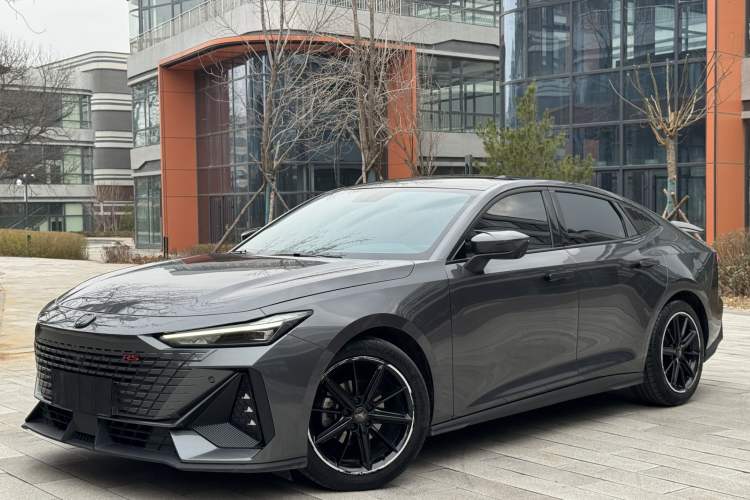 Used Changan UNI-V 2022 1.5T Prestige Version