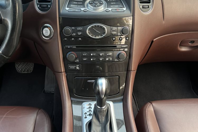 Used Infiniti QX50 2013 2.5L Two-Wheel-Drive Elegant Edition