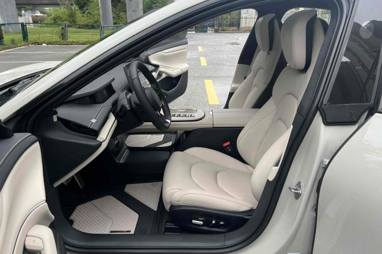 Used Xiaomi Auto SU7 2024 Four-Wheel Drive Ultra-Long Range Advanced Intelligent Driving Max Edition