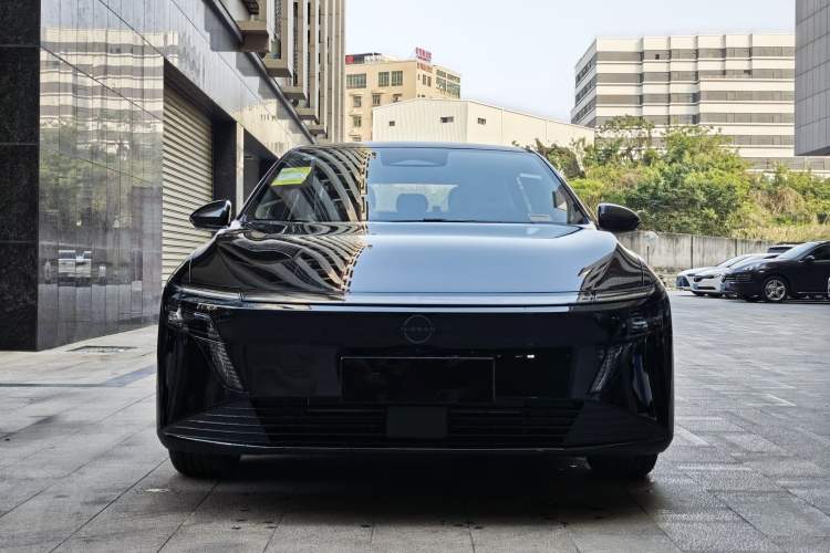 Used Nissan N6 2026 Model 180 Max Exterior 1