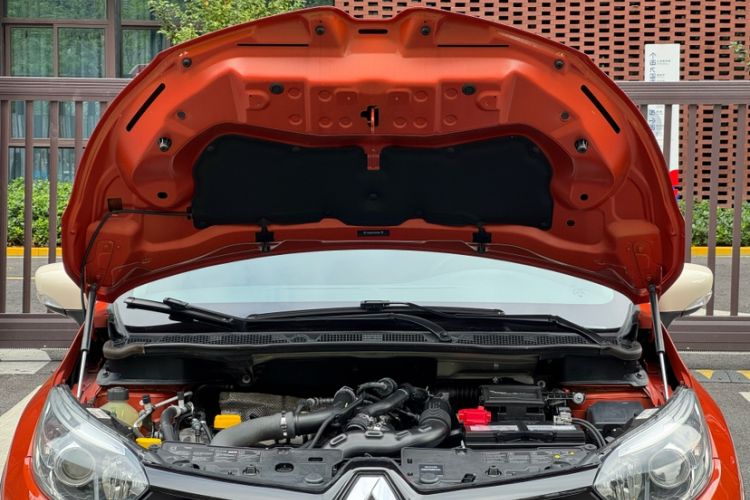 Used Renault Captur 2015 1.2T Automatic Luxury First Edition
