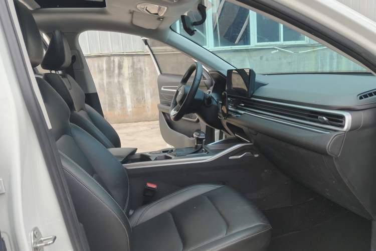 Used Geely Auto Emgrand 2022 4th Generation 1.5L CVT Luxury Model
