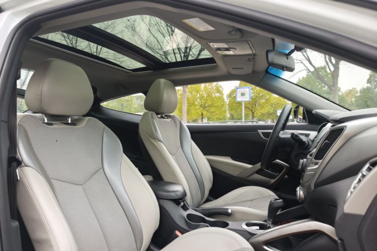 Used Hyundai Veloster 2012 1.6L Automatic Luxury Edition
