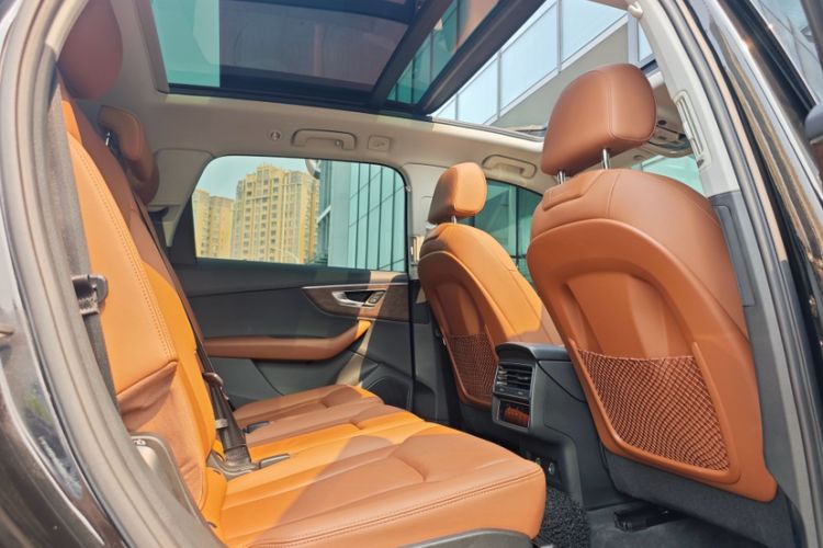 Used Audi Q7 2022 55 TFSI quattro S line Sport model
