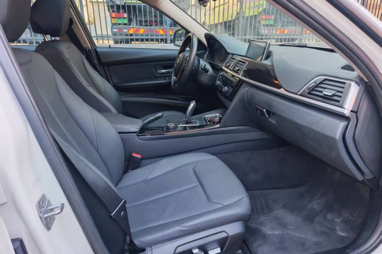 Used BMW 3 Series 2016 316i Fashion Model