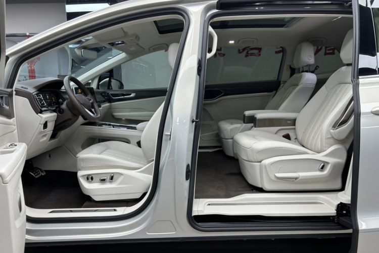 Used Volkswagen Viloran 2022 380TSI Luxury Edition