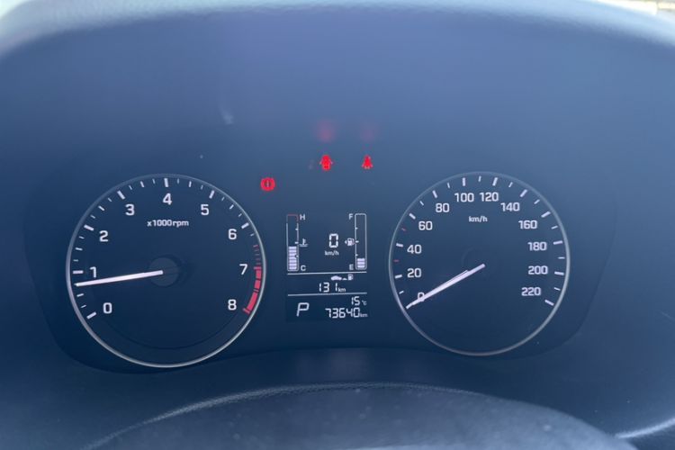 Used Hyundai ix25 2015 2.0L Automatic Two-Wheel Drive Intelligent GLS Odometer Close Up