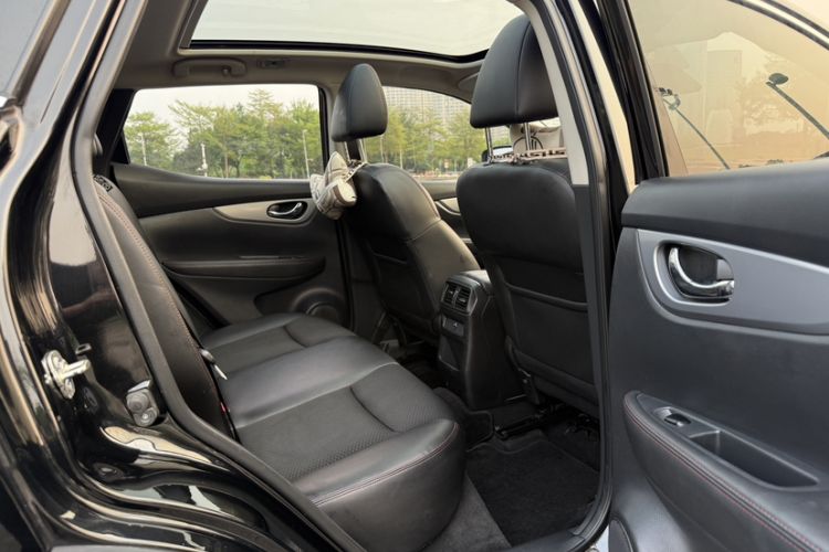 Used Nissan Qashqai 2019 2.0L CVT Luxury Edition Interior 3