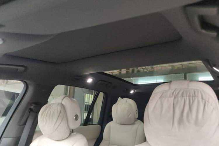 Used Li Auto L8 2023 Pro Model Interior 3