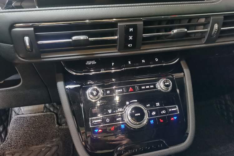 Used Lincoln Corsair 2020 2.0T Two-Wheel Drive Luxury Edition