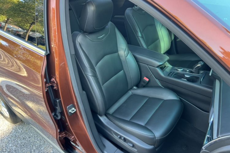 Used Cadillac XT4 2018 28T Two-Wheel Drive Leading Version
