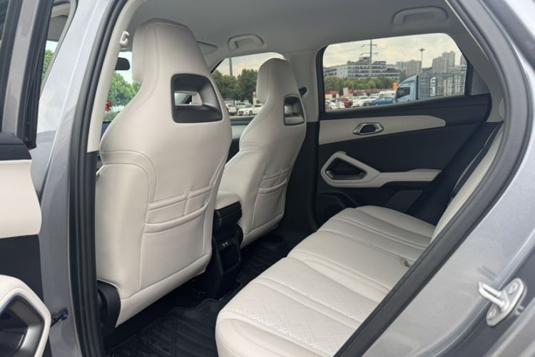 Used BYD Yuan UP 2024 401KM Leading Edition Interior 1