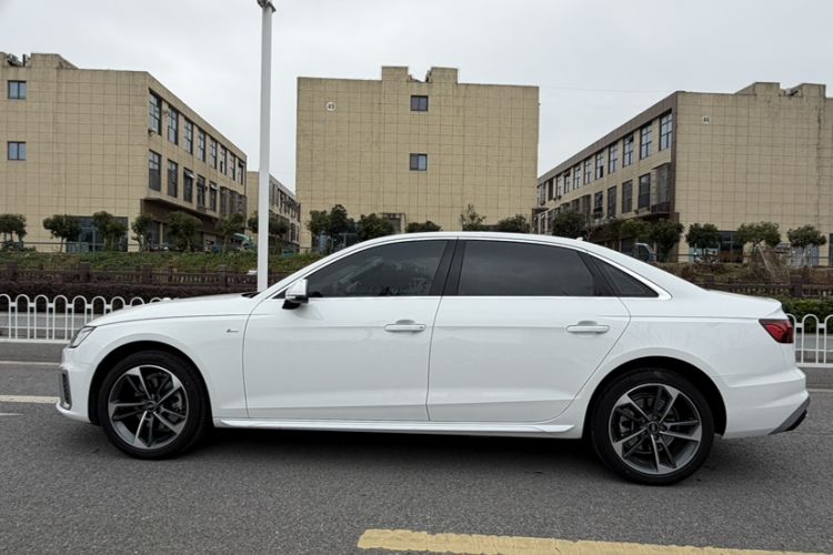 Used Audi A4L 2022 40 TFSI Fashion Dynamic Model
