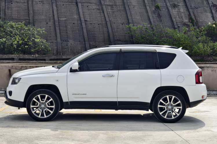 Used Jeep Compass 2014 2.4L four-wheel drive luxury version