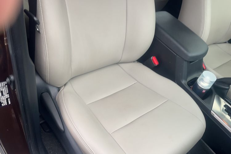 Used Toyota RAV4 2019 2.0L CVT Two-Wheel Drive Fashion X Limited Edition China VI Standard